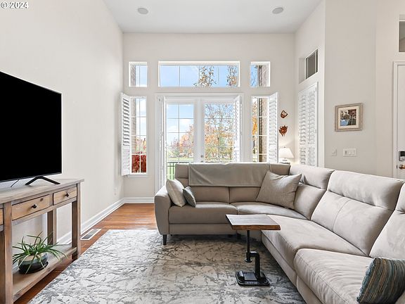 4th image of 6544 NE Rosebay Dr