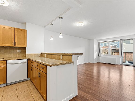 3rd image of 151 Tremont St APT 11U