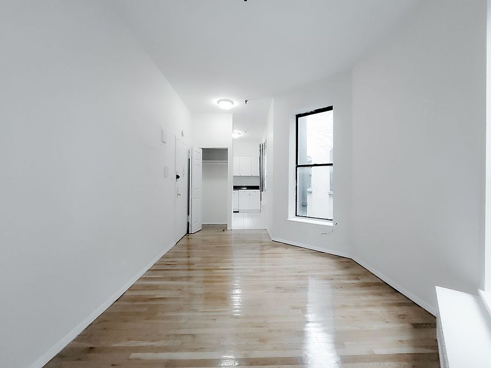 1st image of 951 Amsterdam Ave