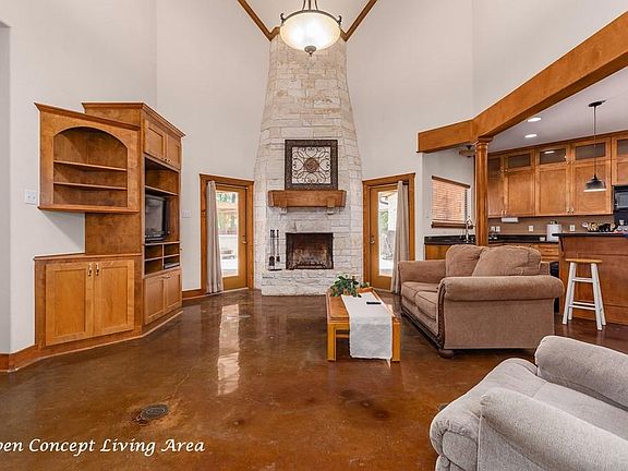 3rd image of 801 Caspers Cove Rd