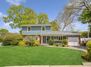 15 Locust Rd, Old Bethpage, NY 11804