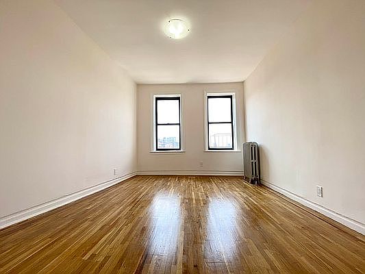 5th image of 2265 University Ave APT 2B