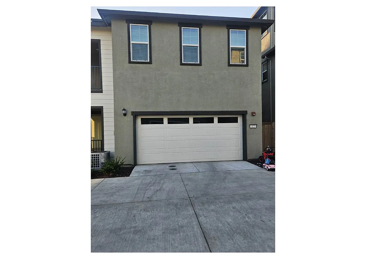 Building Photo - 1125 Bellawood Dr