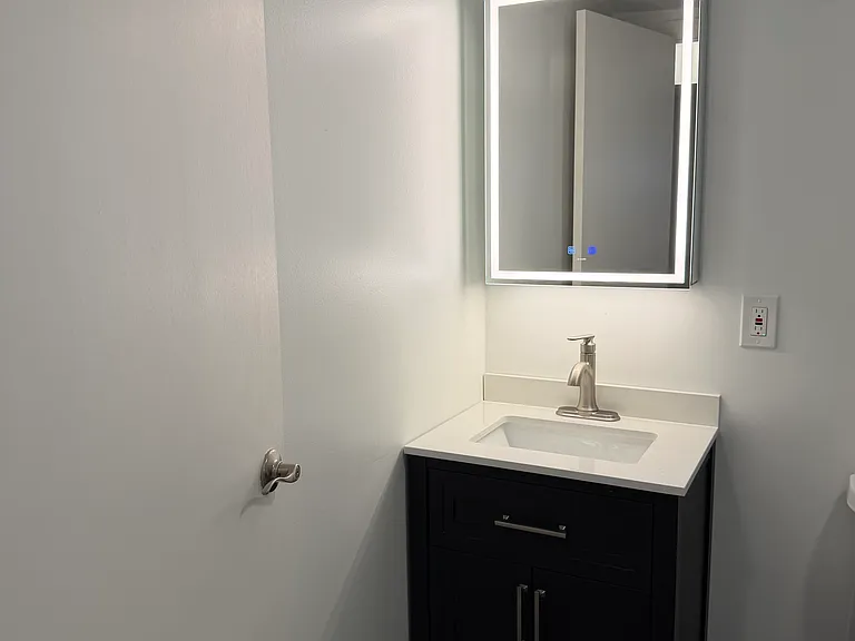 179 S 9th St #1-B — Photo 4