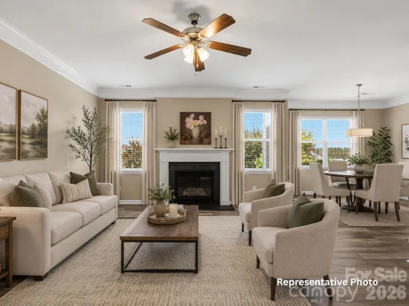 2020 Pinyon Ln, Lancaster, SC 29720