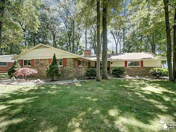 2nd image of 8120 Brentwood Dr
