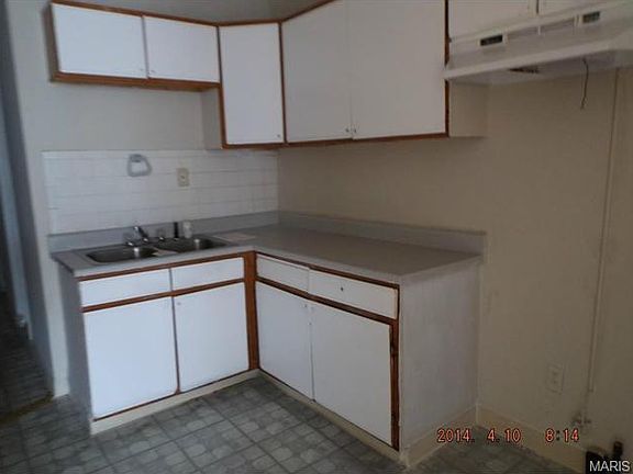 4th image of 3503-3505 Iowa Ave