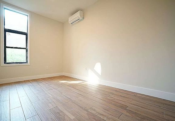 4th image of 368 Evergreen Ave APT 2