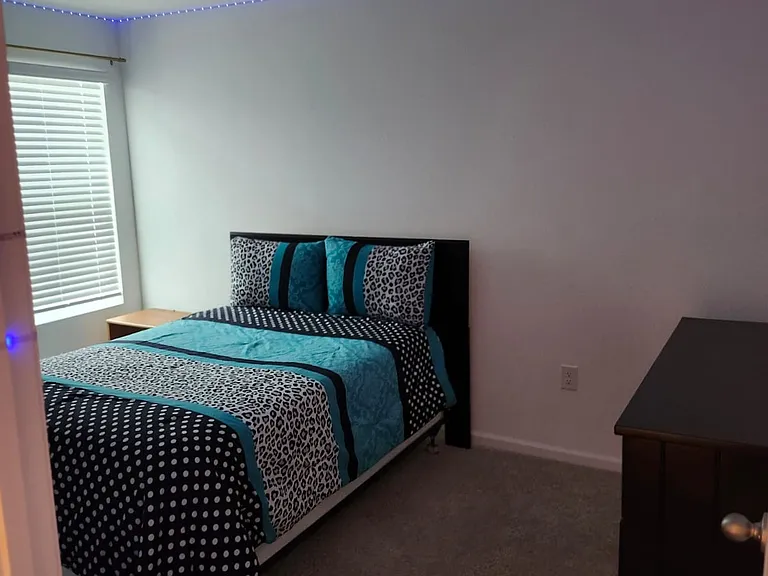 9059 Gifford Dr — Photo 2