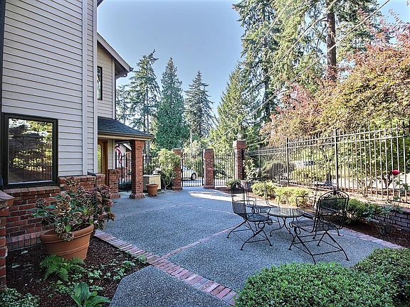 2nd image of 10609 SE 32nd St #A