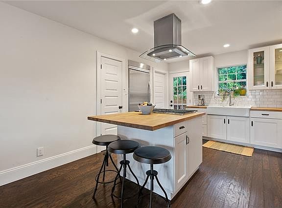 4th image of 8409 Rockwood Ln