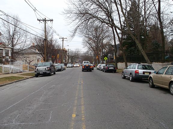 5th image of 212-214 Elwood Ave