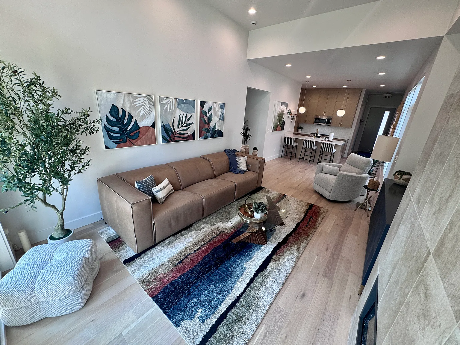 2 bed, 1470 sqft, $2,800 — Photo 1