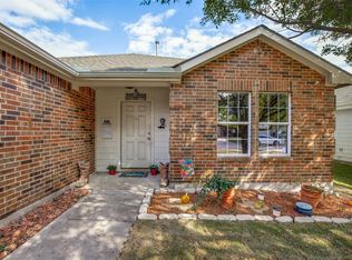 1004 Halifax Ln, Forney, TX 75126