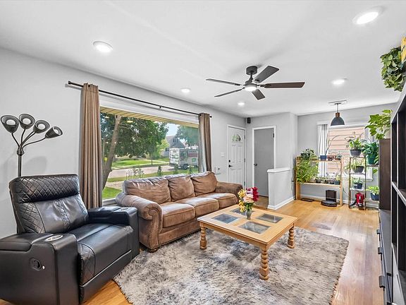 3rd image of 3949 N 77th STREET