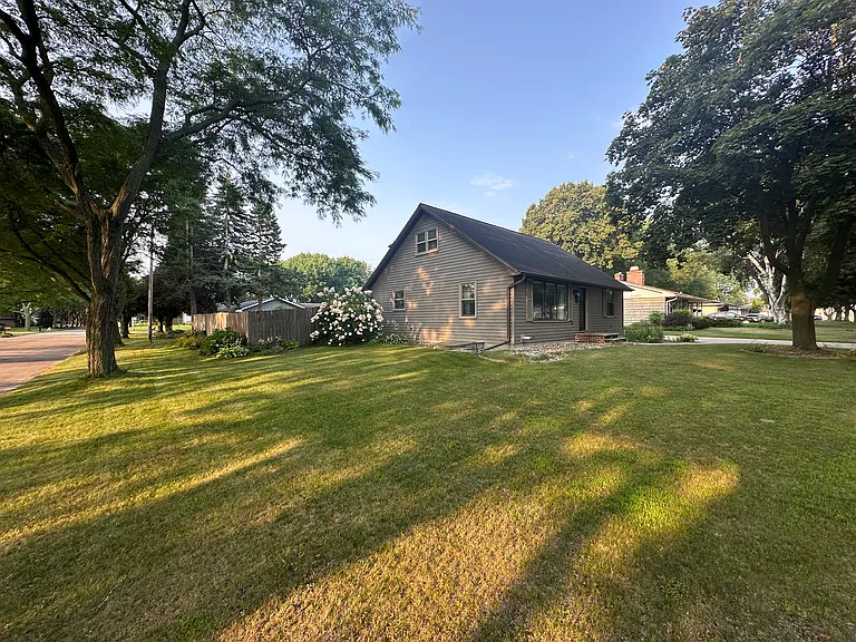 3044 Lawndale Dr — Photo 21