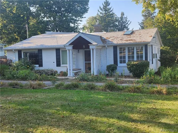 2143 Como Park Blvd, Lancaster, NY 14086