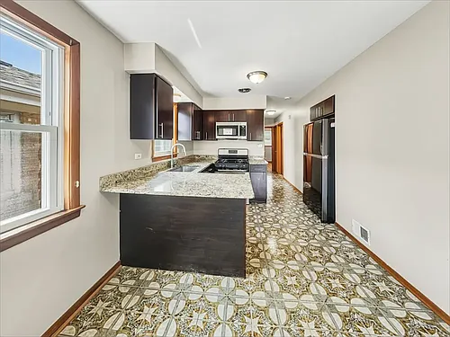 46 Maytide St Photo 1