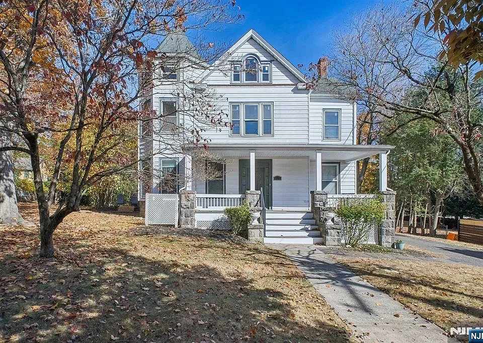 137 Closter Dock Rd #2