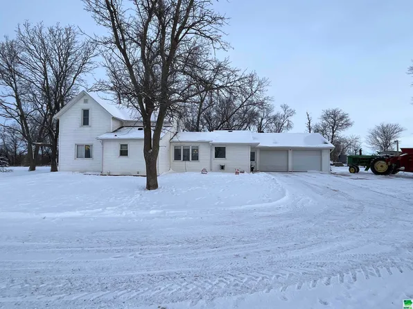 3872 Larch Ave, Hospers, IA 51238