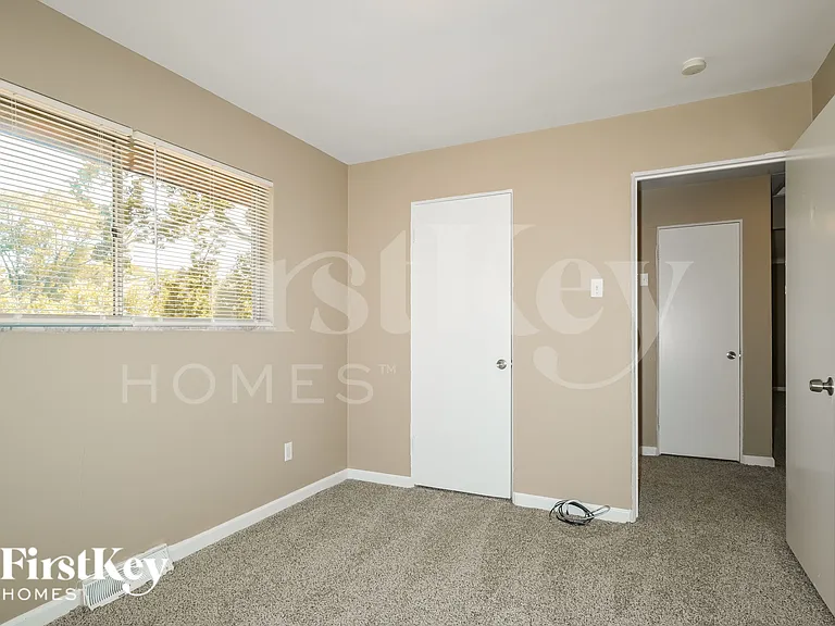 170 Calbreath Ct — Photo 10