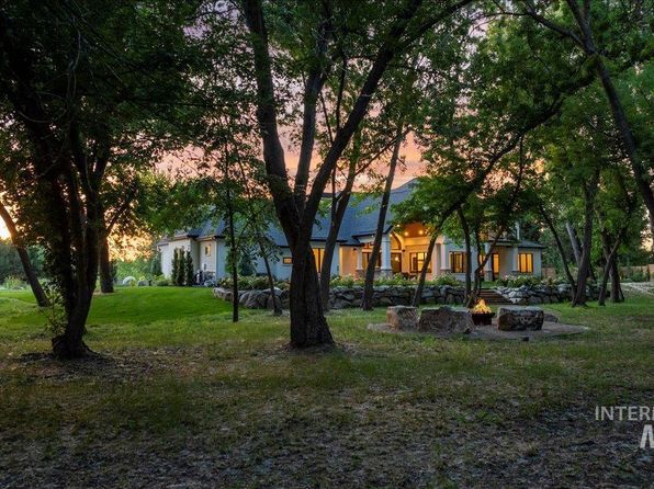 228 S Alder Ln, Eagle, ID 83616