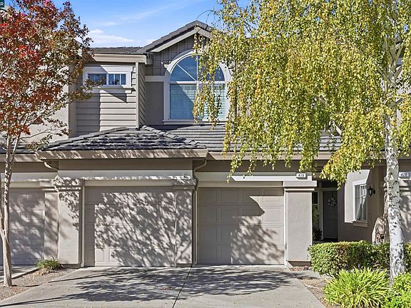2nd image of 419 Sutton Cir