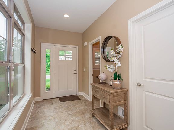 3rd image of 1C Inglewood Dr