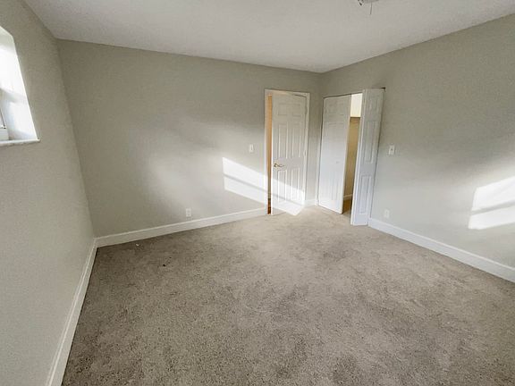 3rd image of 3760 NE 12th Ter