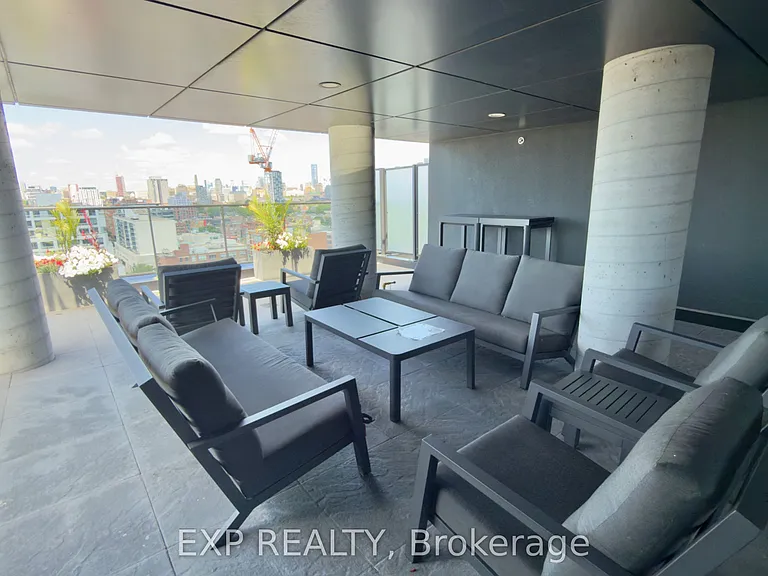 458 Richmond St W #401 — Photo 20