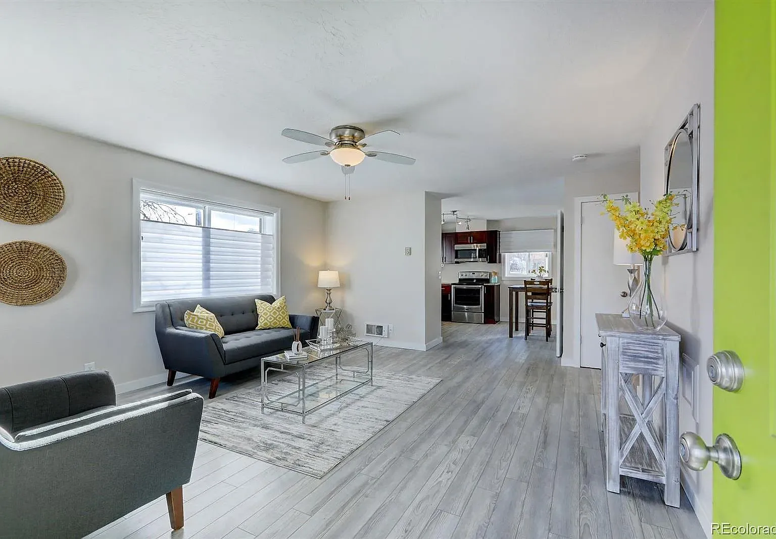 2 bed, 1080 sqft, $2,500 — Photo 3