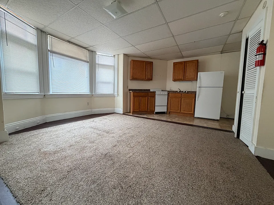 83 Englewood Ave #4