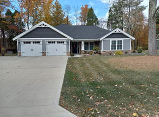 1115 S Silver Bell Ter, Santa Claus, IN 47579