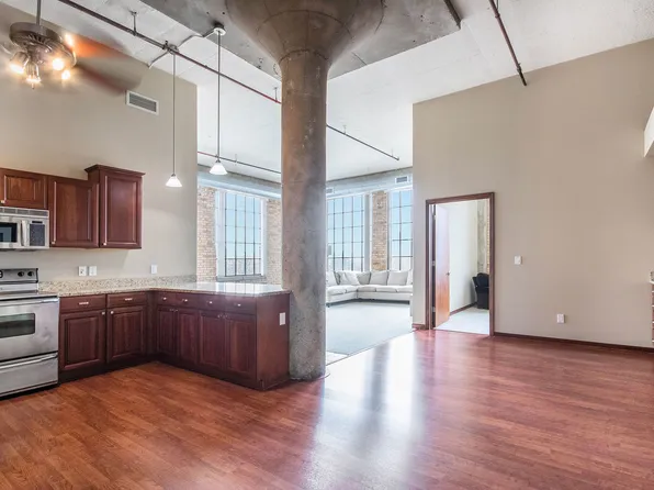 801 Broadway Ave NW APT 431, Grand Rapids, MI 49504