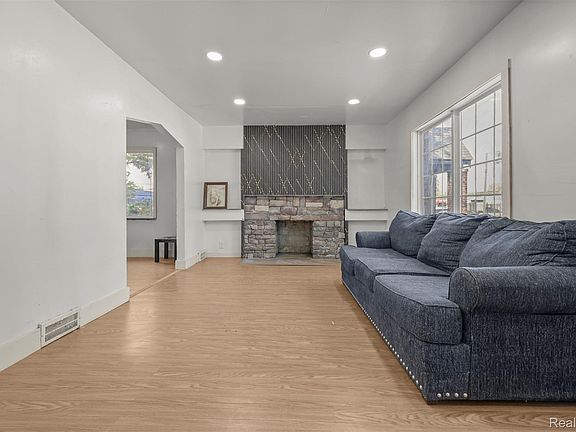 5th image of 11407 Abington Ave