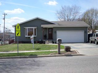 701 Connie Rd, Baraboo, WI 53913