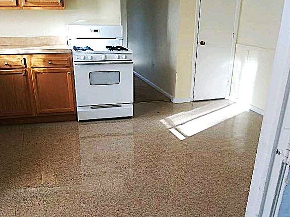 3rd image of 2900 Crehore St