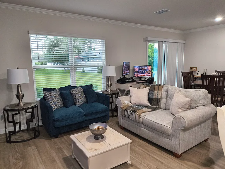 8 Unique Ct #B — Photo 16