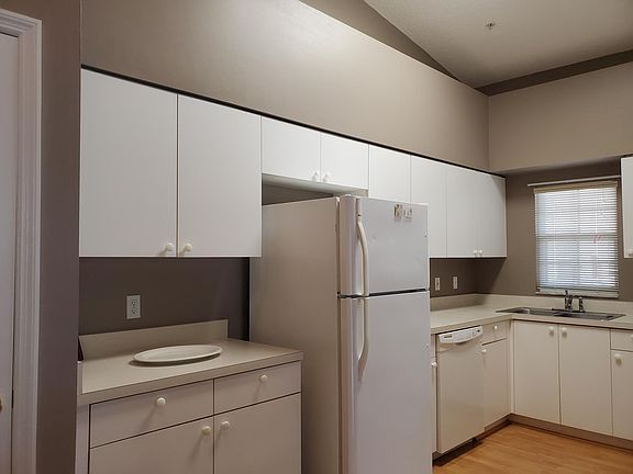 3rd image of 4228 Central Sarasota Pkwy #1121