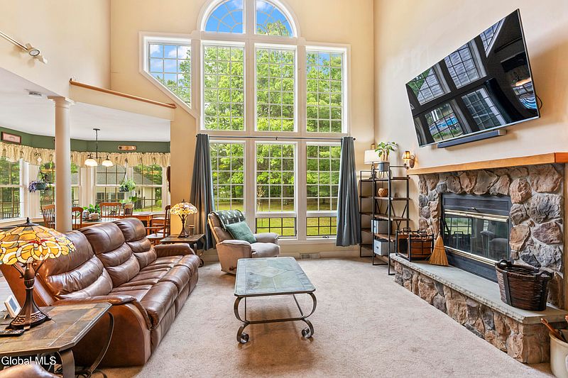 3rd image of 31 Briarhurst Drive