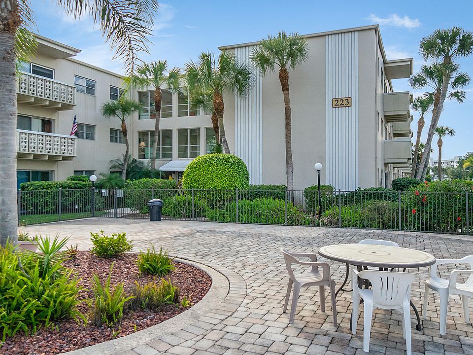 1st image of 223 Columbia Dr APT 305