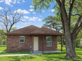 807 S Promenade St, Hallettsville, TX 77964