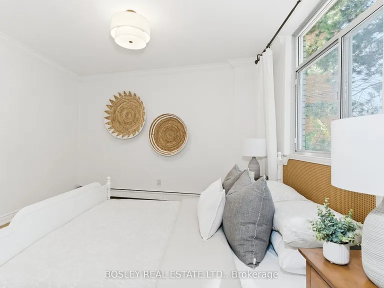 335 Lonsdale Rd #210 — Photo 21