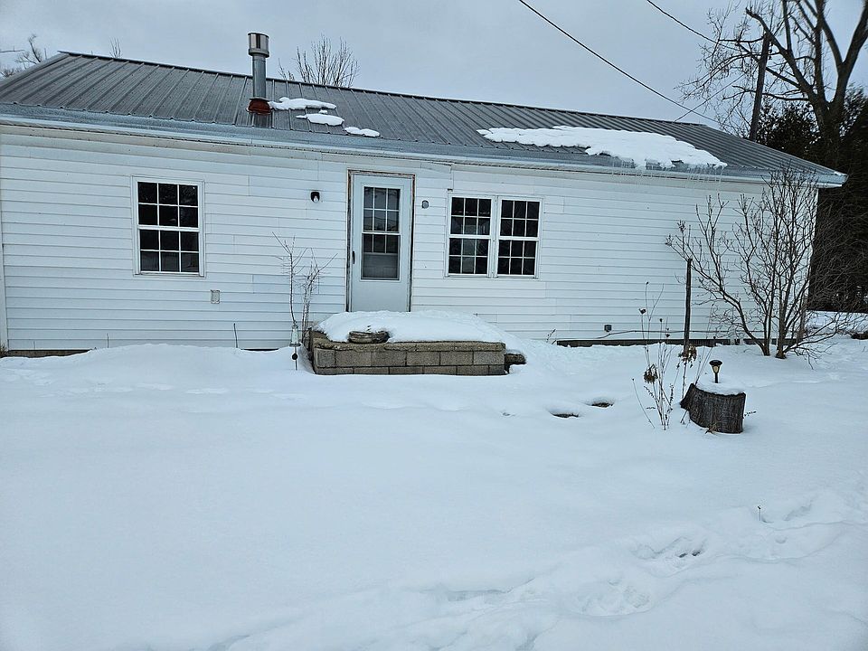 1st image of 1135 W 1st St