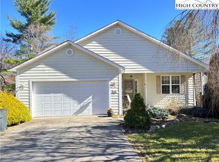 273 W Evergreen St, West Jefferson, NC 28694