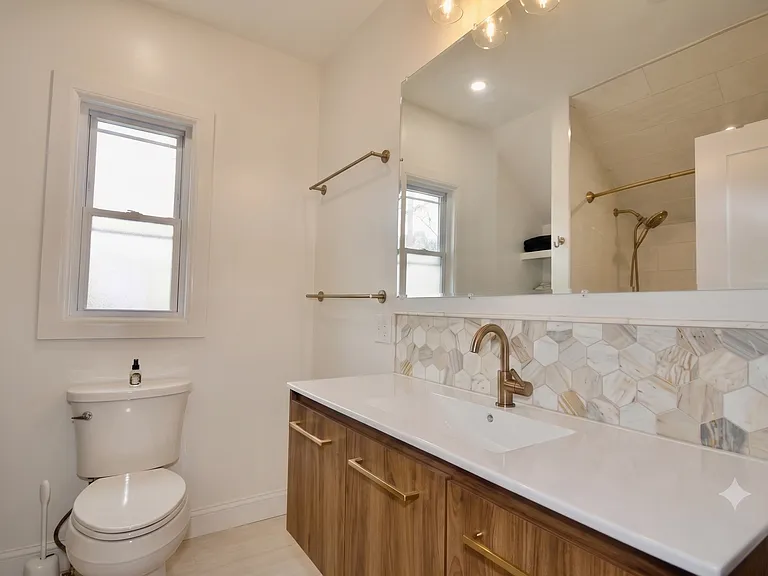 47 Lawrence St — Photo 5