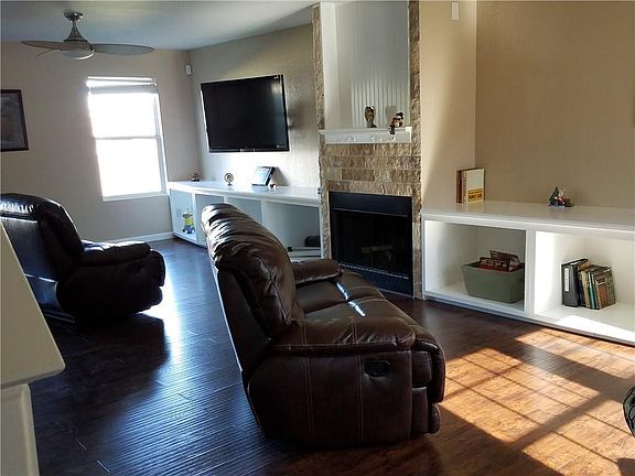 5th image of 1041 Mazourka Dr