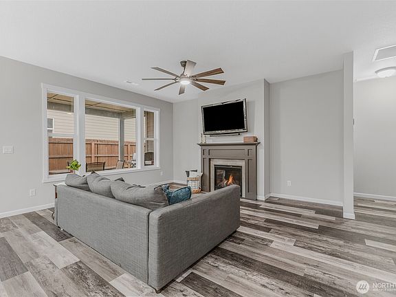 5th image of 10215 NE 104th Street