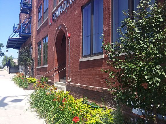 La Pompadour Exterior 3