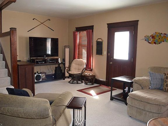 4th image of 1567 Rosewood Ave